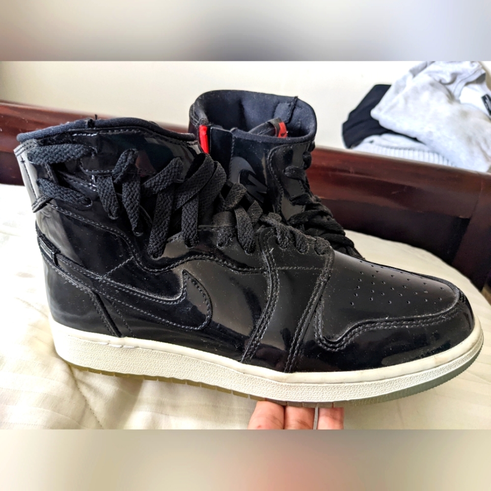 PATENT BLACK AIR JORDAN WITH RED DETAILS AND SIDE ZIPPER